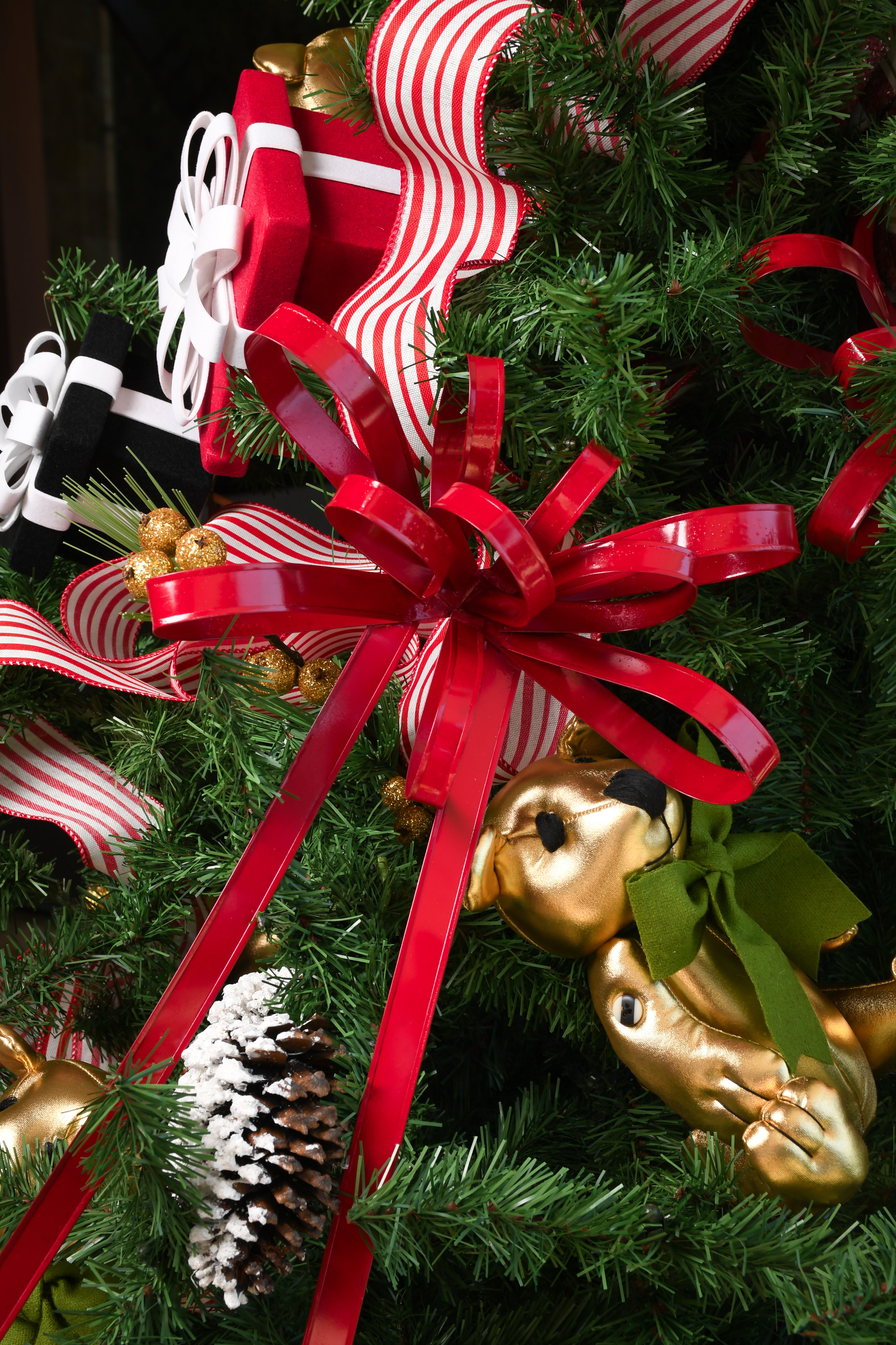 Moños Rojos Metálicos